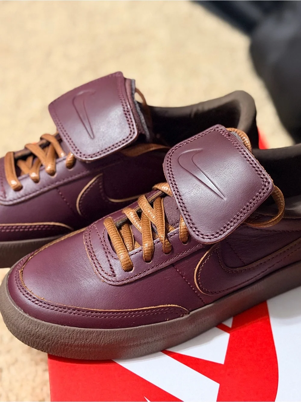 Nike Men’s Low-Top Sneakers in Burgundy with Brown Laces